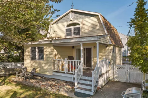 13 Shirley Lane Kingston NH 03848