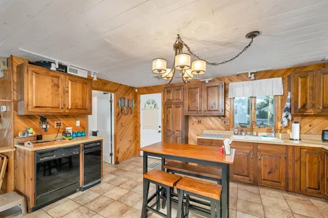 13 Shirley Lane Kingston NH 03848