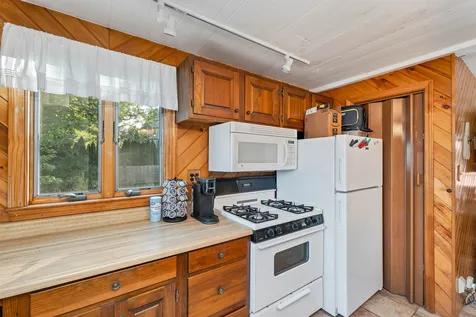 13 Shirley Lane Kingston NH 03848
