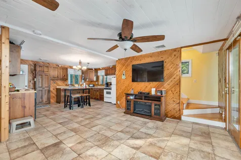 13 Shirley Lane Kingston NH 03848