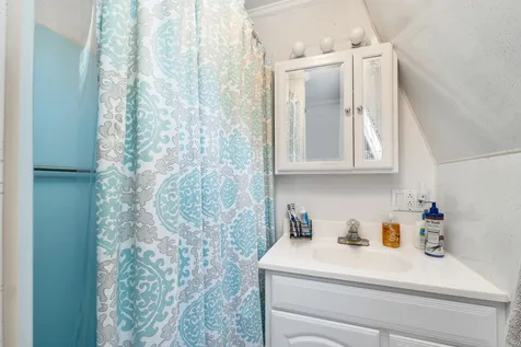 13 Shirley Lane Kingston NH 03848
