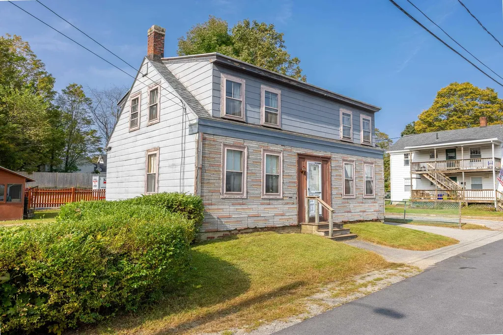 7 Portland Street Somersworth NH 03878-2203