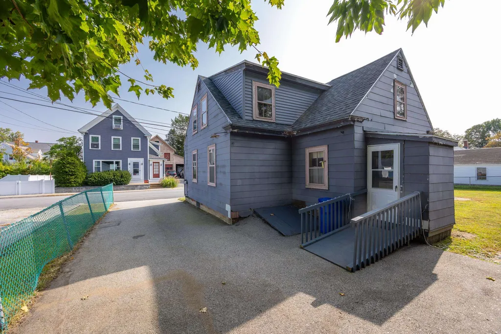 7 Portland Street Somersworth NH 03878-2203