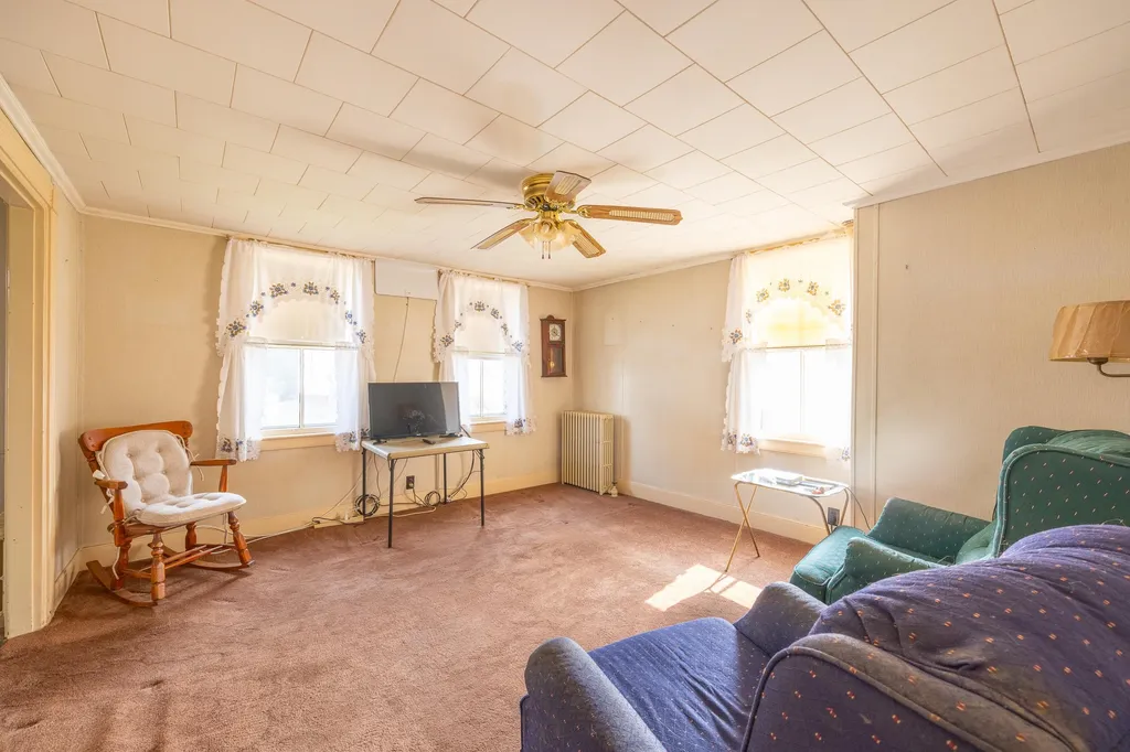7 Portland Street Somersworth NH 03878-2203
