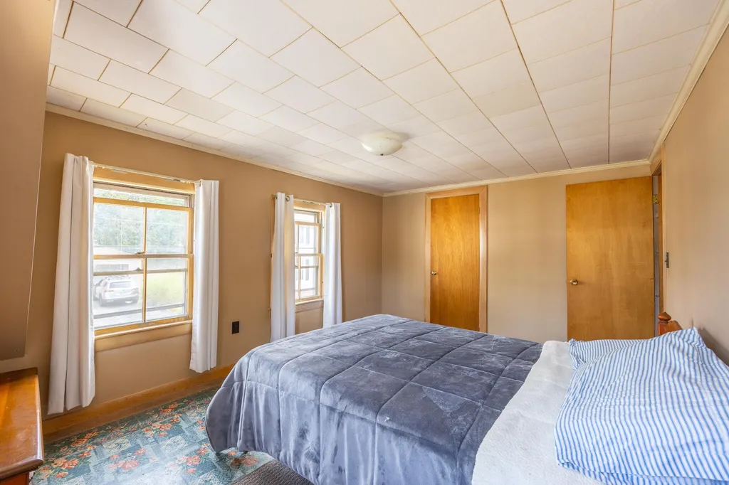 7 Portland Street Somersworth NH 03878-2203