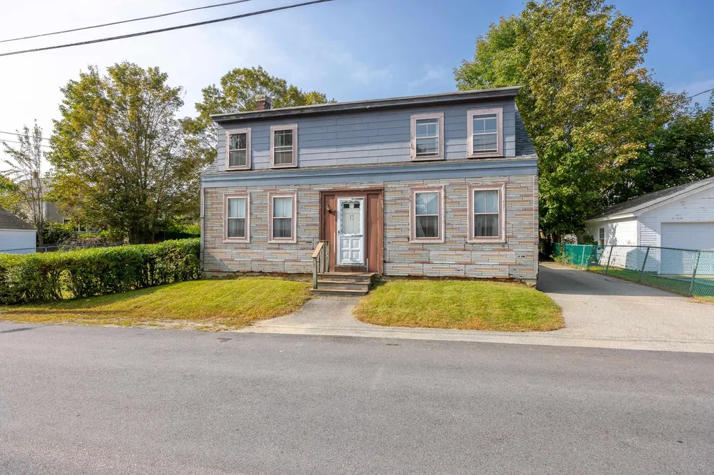 7 Portland Street Somersworth NH 03878-2203