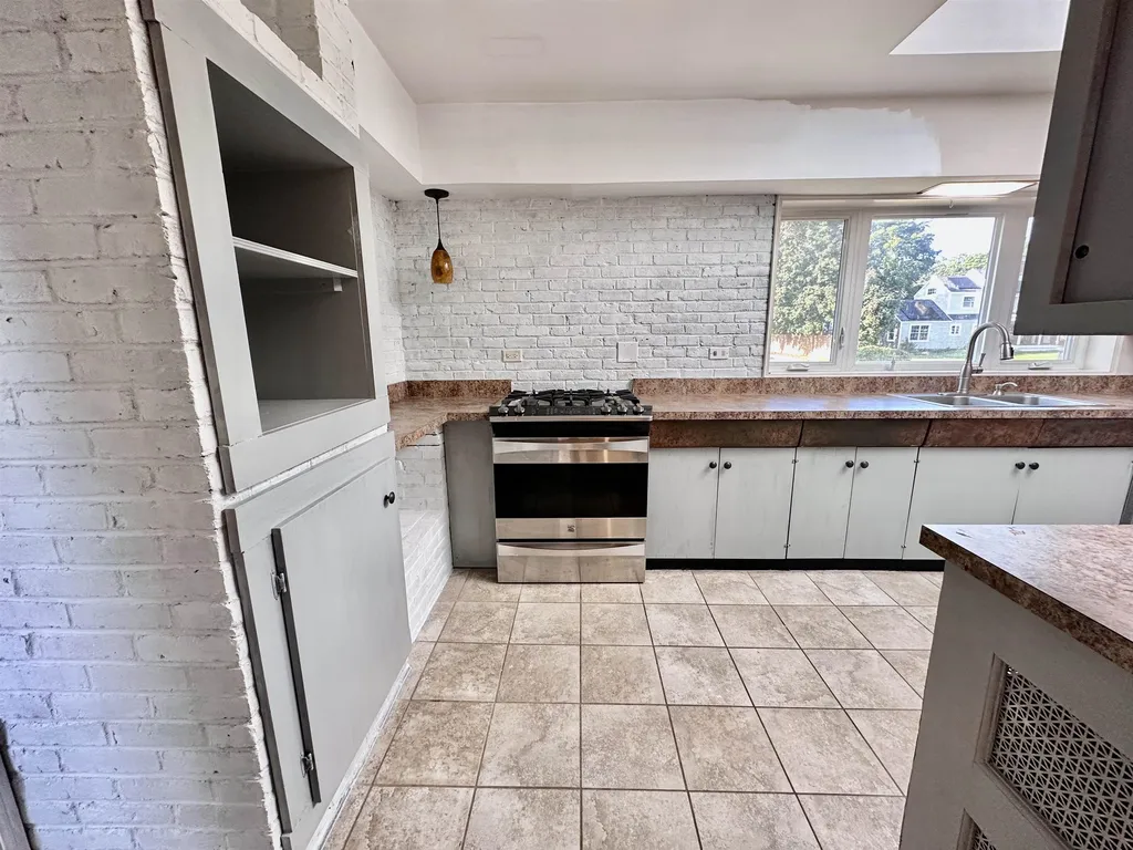 1 Woodland Road Dover NH 03820