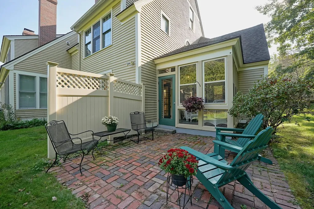 579 Sagamore Avenue Portsmouth NH 03801