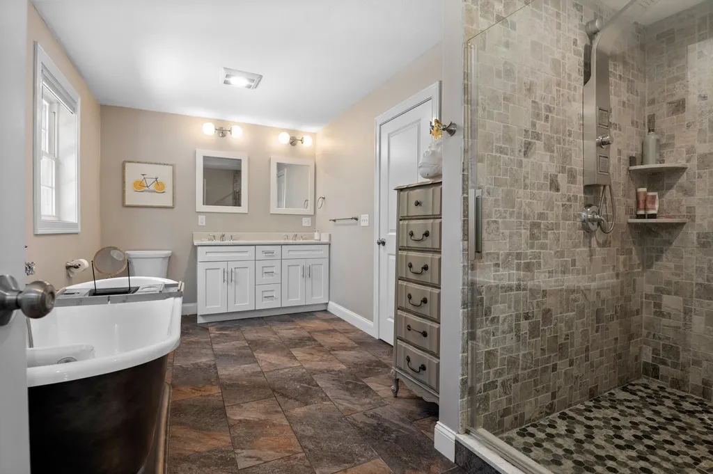 12 Kelly Road Salem NH 03079