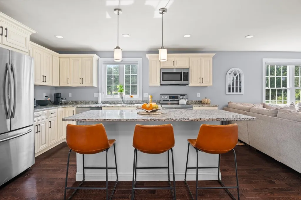 12 Kelly Road Salem NH 03079