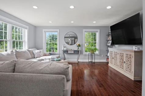 12 Kelly Road Salem NH 03079