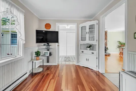 337 Wadleigh Falls Road Newmarket NH 03857