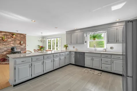 337 Wadleigh Falls Road Newmarket NH 03857