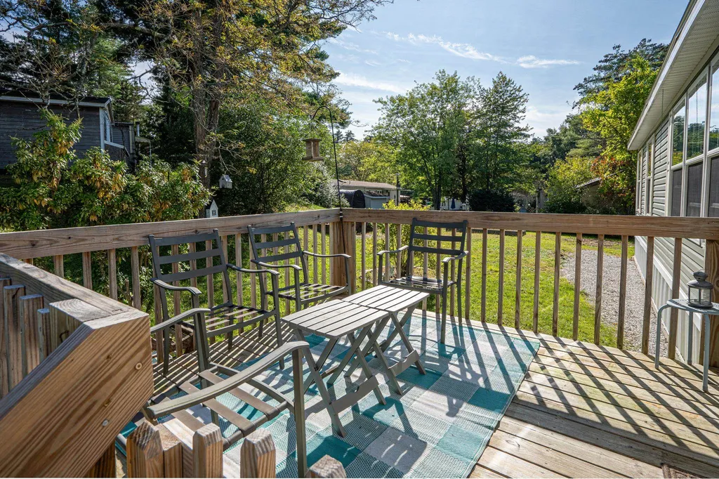 8 Buddy Street Hooksett NH 03106
