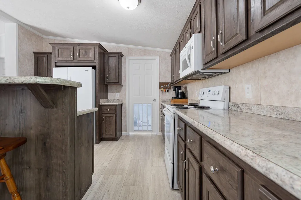 8 Buddy Street Hooksett NH 03106