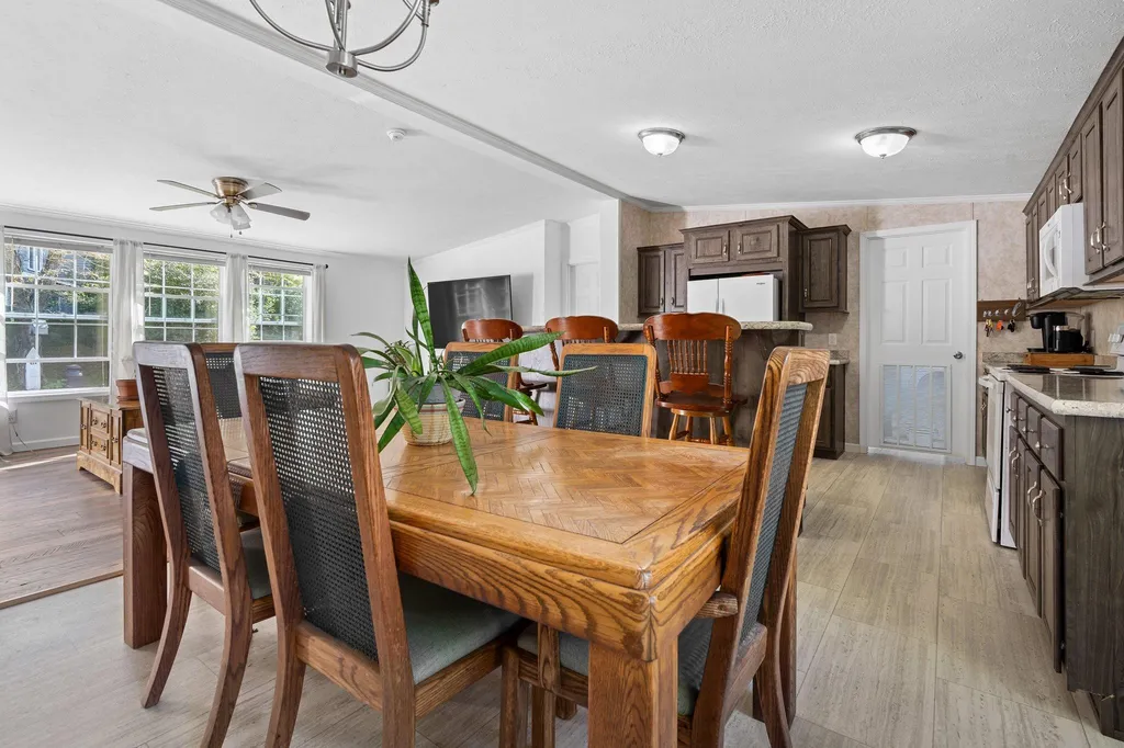 8 Buddy Street Hooksett NH 03106