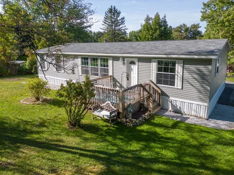 8 Buddy Street Hooksett NH 03106