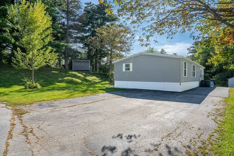 8 Buddy Street Hooksett NH 03106