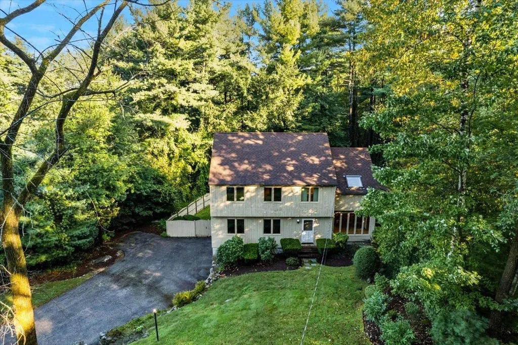 52 Browning Avenue Nashua NH 03062