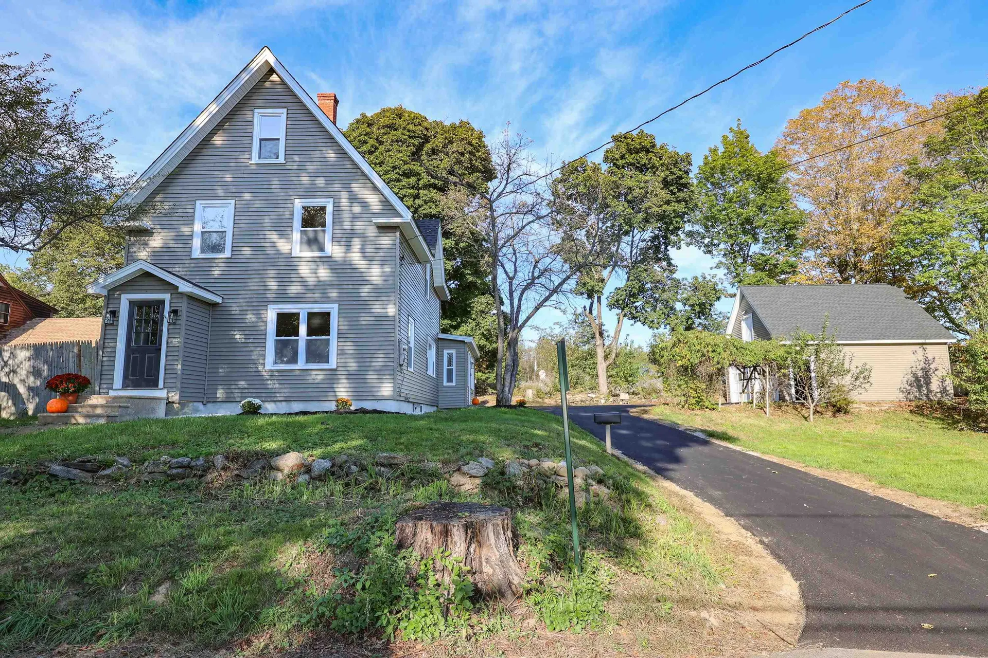 44 Manchester Street Pittsfield NH 03263