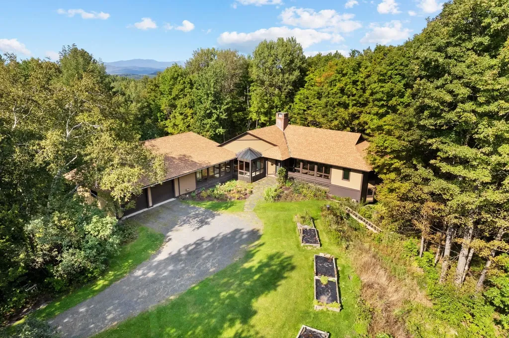 1570 East Road Berlin VT 05641