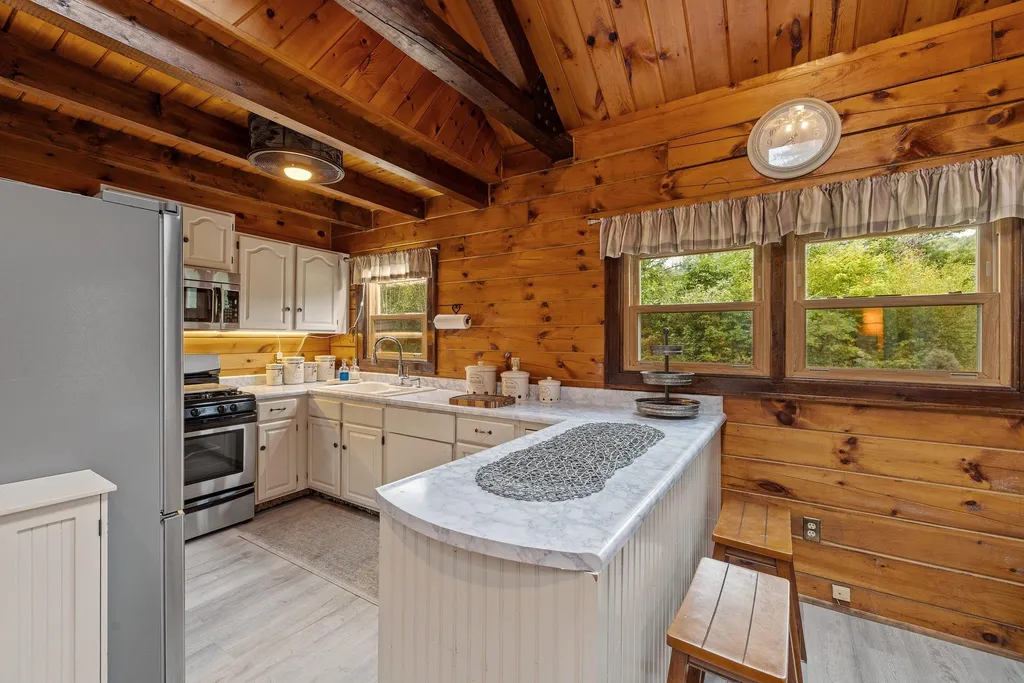 559 Hill Road Franklin NH 03235