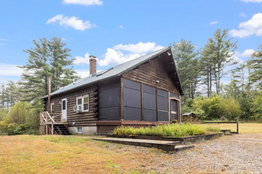 559 Hill Road Franklin NH 03235