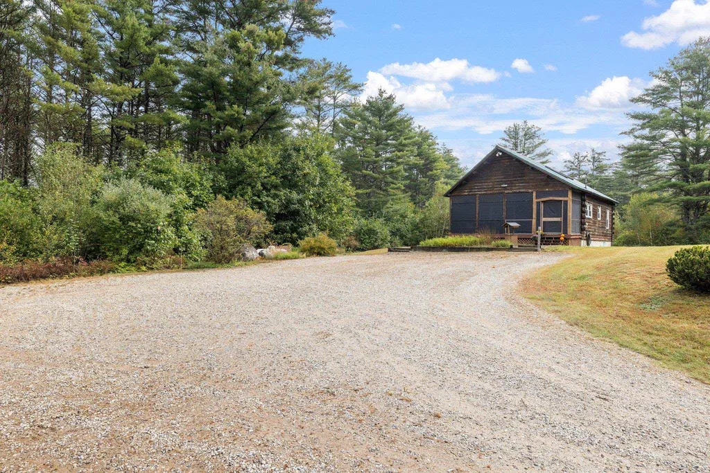 559 Hill Road Franklin NH 03235