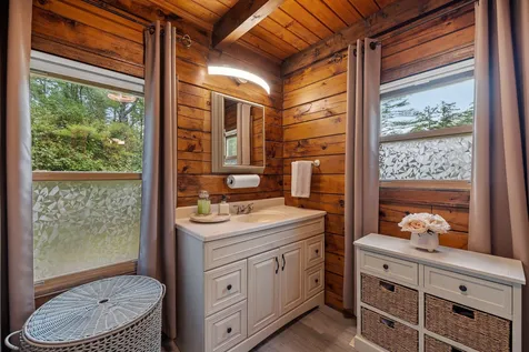 559 Hill Road Franklin NH 03235