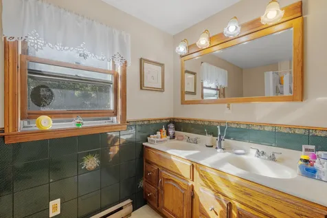 157 Bay Hill Road Northfield NH 03276