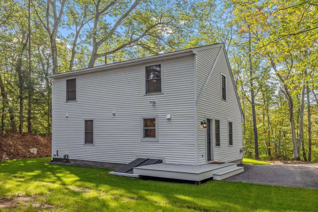 14 Greemore Road Meredith NH 03253