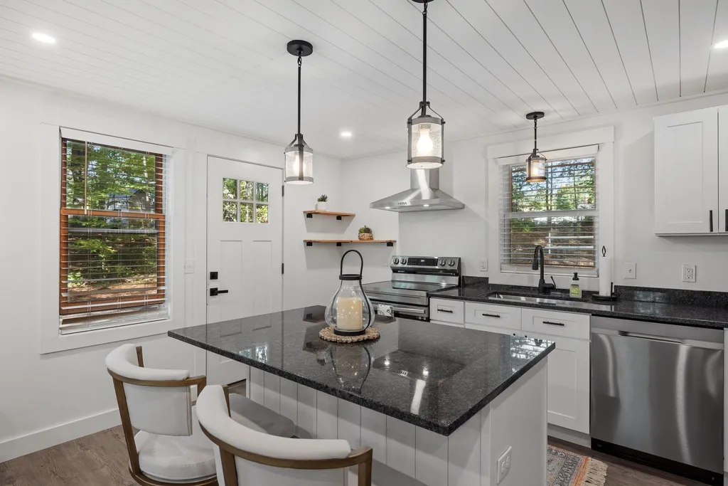 14 Greemore Road Meredith NH 03253