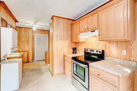 6 Courtland Street Nashua NH 03064