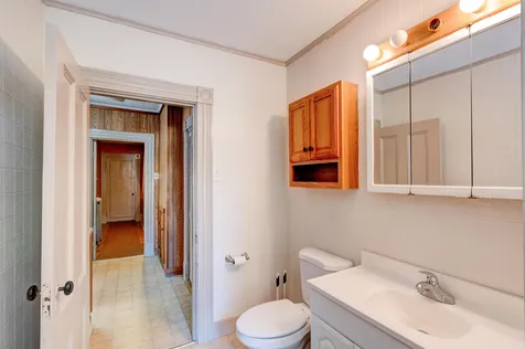 6 Courtland Street Nashua NH 03064