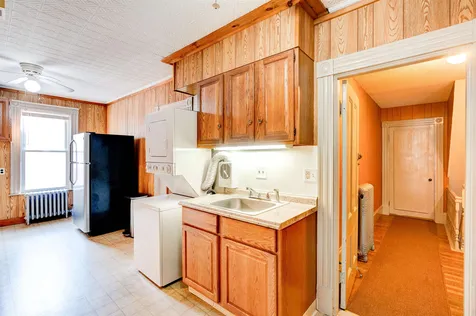 6 Courtland Street Nashua NH 03064