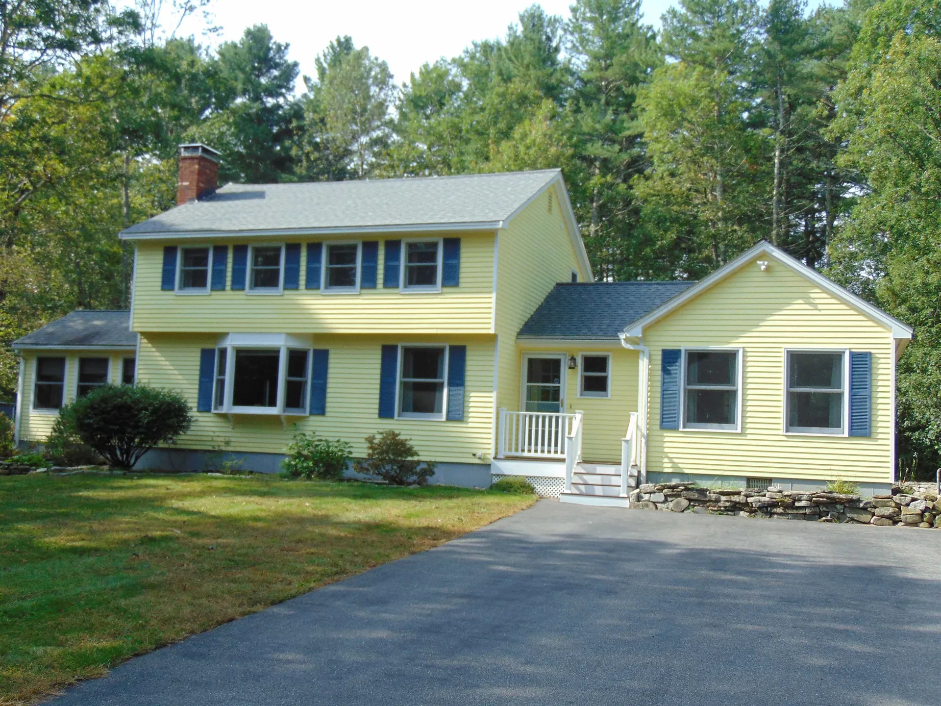 31 Pleasant Drive Londonderry NH 03053