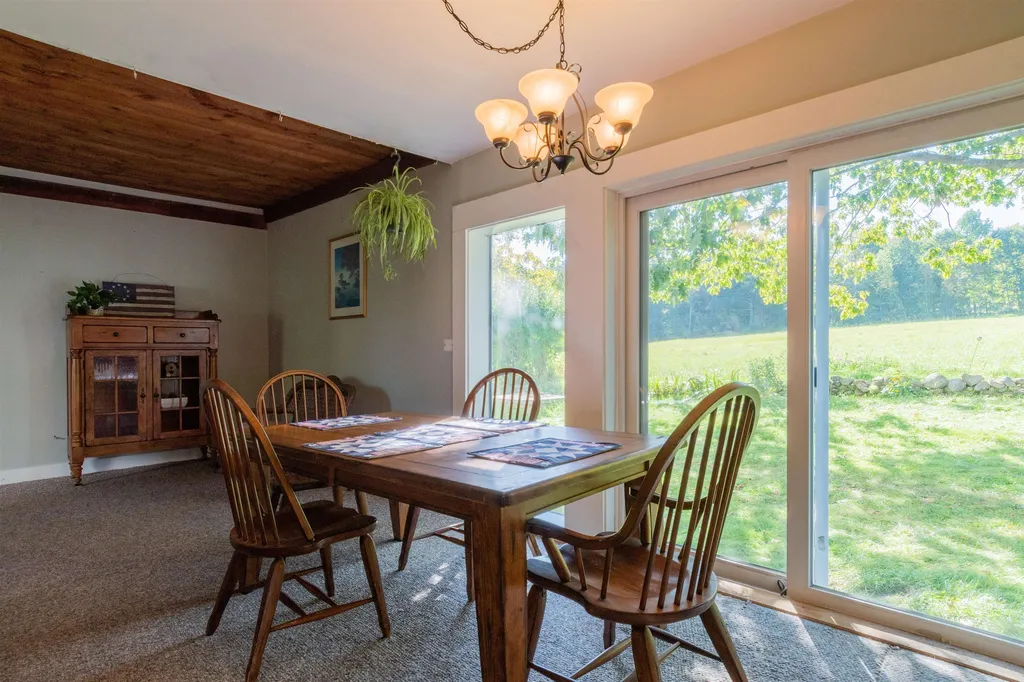 171 S Hill Road New Boston NH 03070