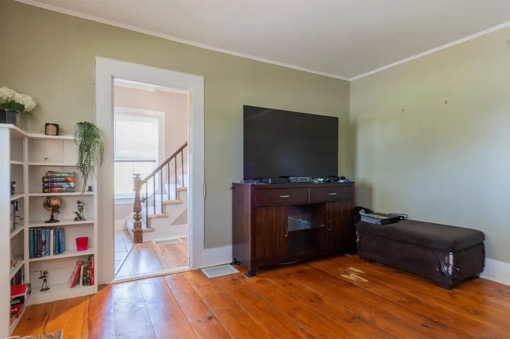 171 S Hill Road New Boston NH 03070
