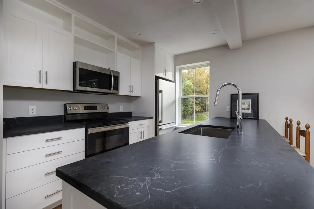 14 On The Common Lyme NH 03768