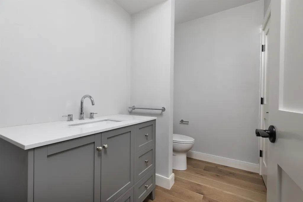 14 On The Common Lyme NH 03768