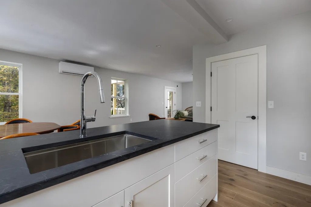 14 On The Common Lyme NH 03768