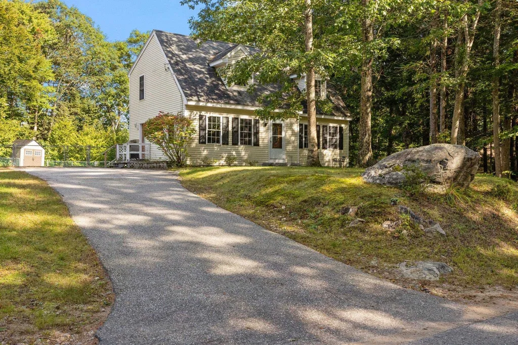 94 Centennial Drive Webster NH 03303