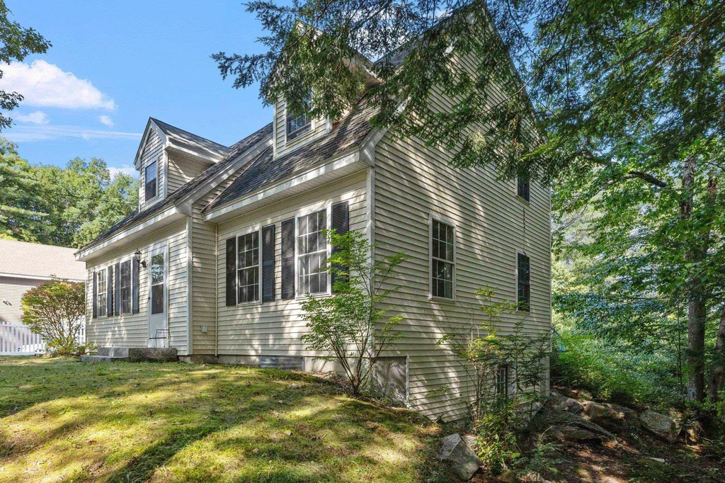 94 Centennial Drive Webster NH 03303