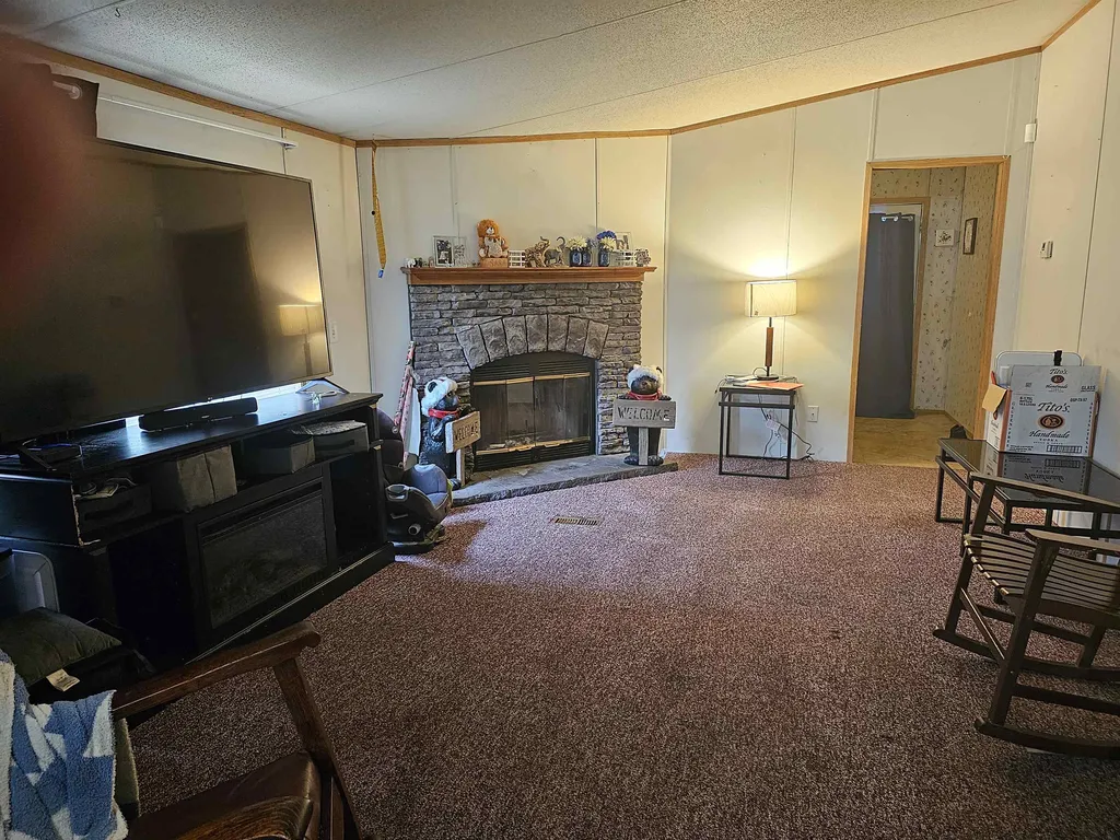 38 Hillview Circle Charlestown NH 03603