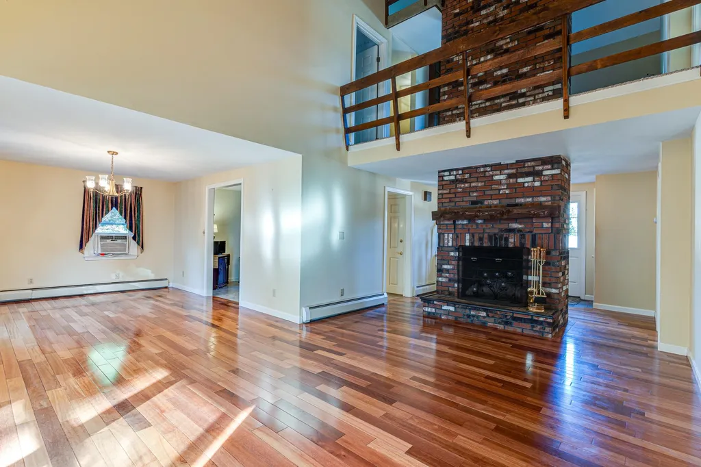 8 Hillcrest Drive Dover NH 03820