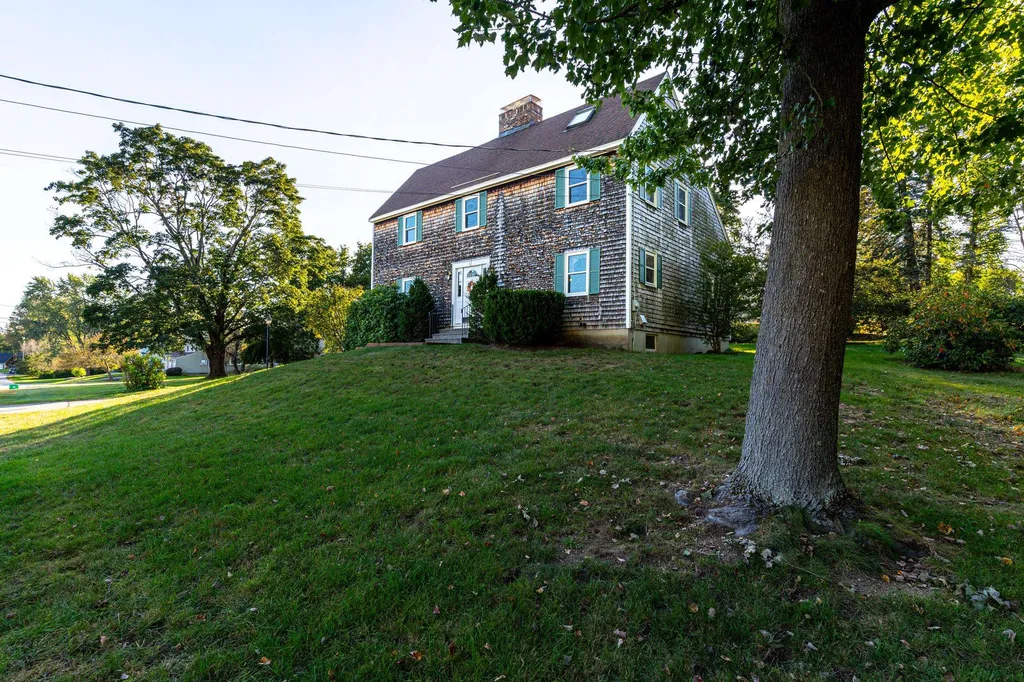8 Hillcrest Drive Dover NH 03820