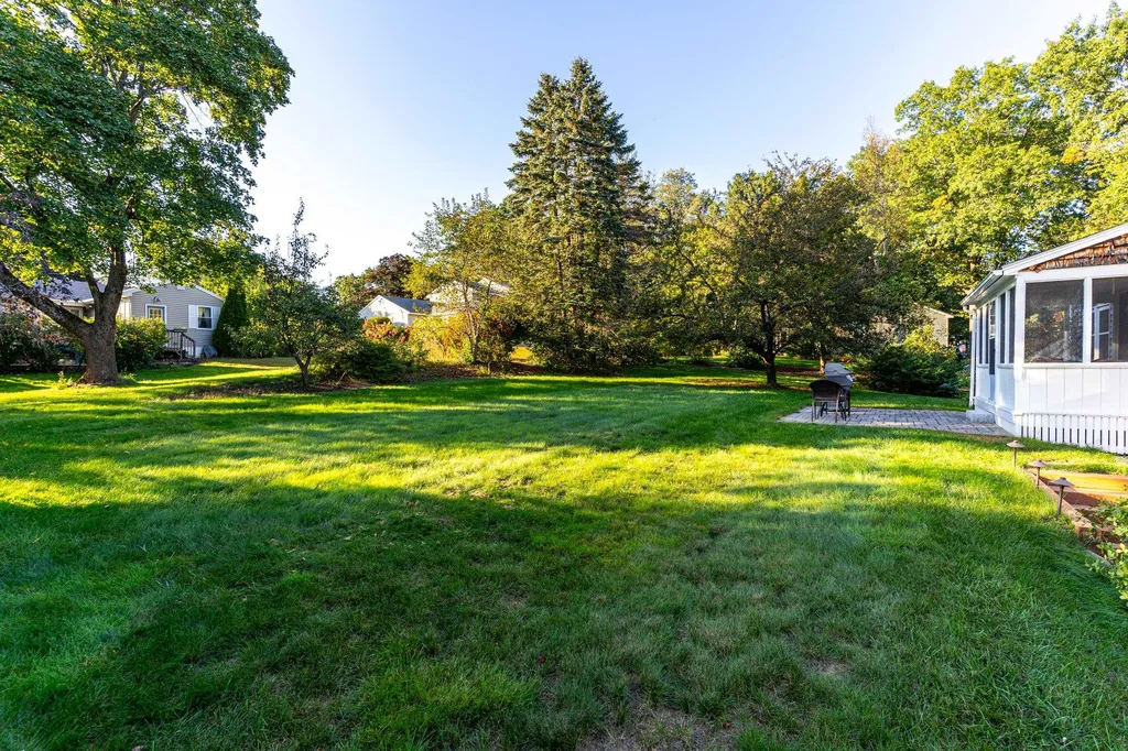 8 Hillcrest Drive Dover NH 03820