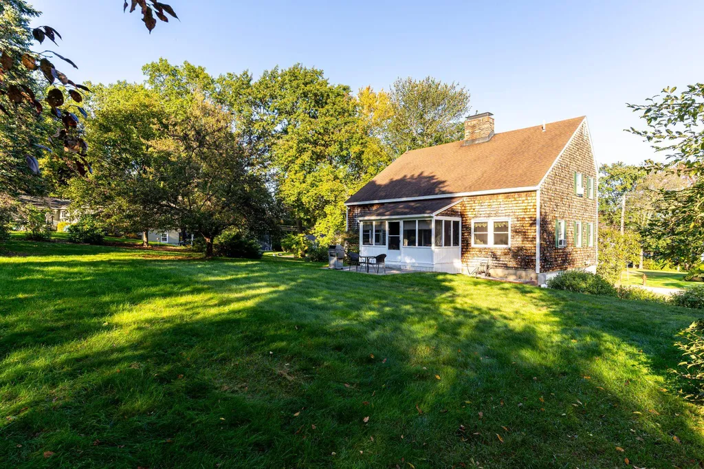 8 Hillcrest Drive Dover NH 03820