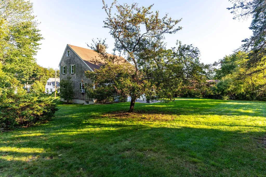 8 Hillcrest Drive Dover NH 03820