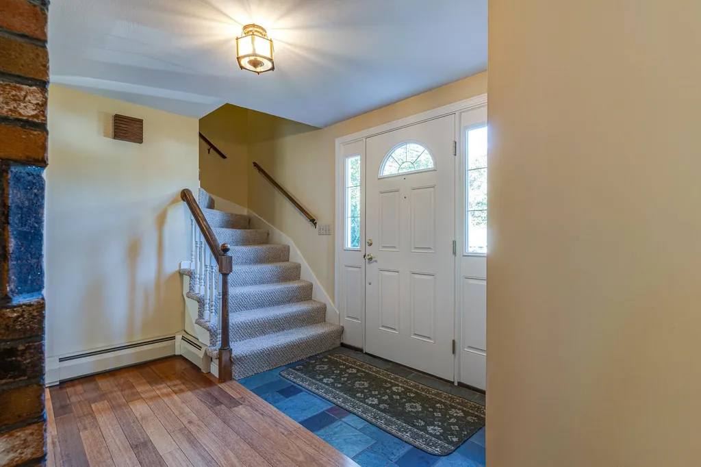 8 Hillcrest Drive Dover NH 03820